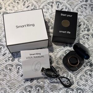 Mo Young Limited Smart Ring- Size 7 in Silver - New in Box! Still Sealed